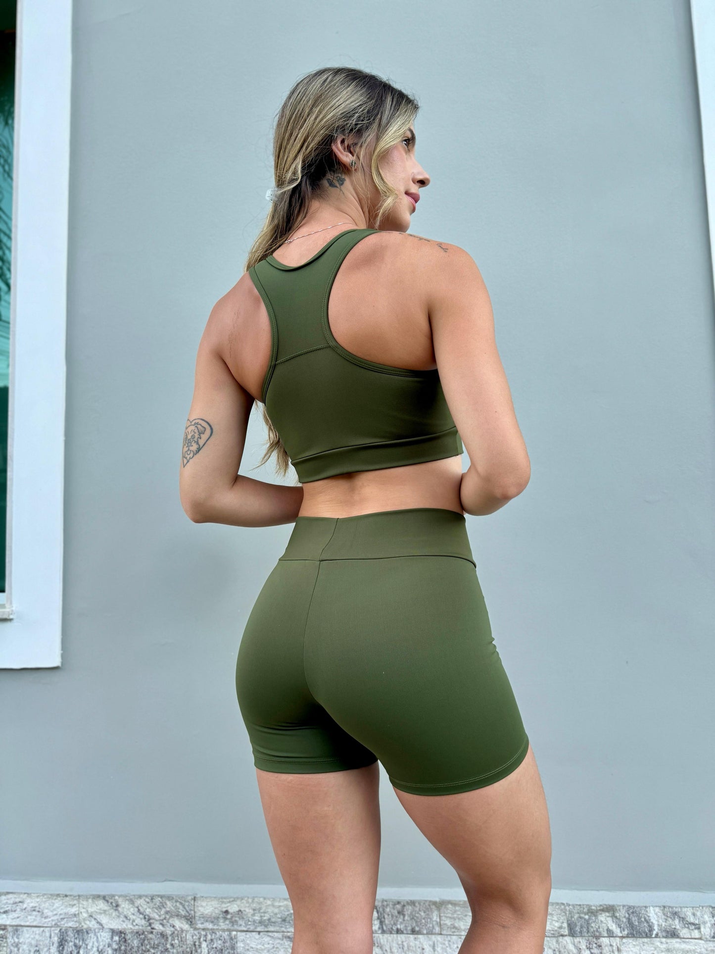 Top Flávia Fitness Feminino com Sustentação e Estilo