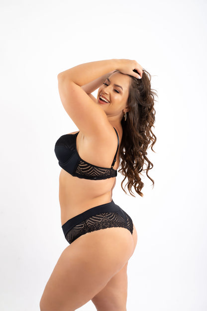 Conjunto Plus Size em Renda Conforto e Sensualidade Dominique