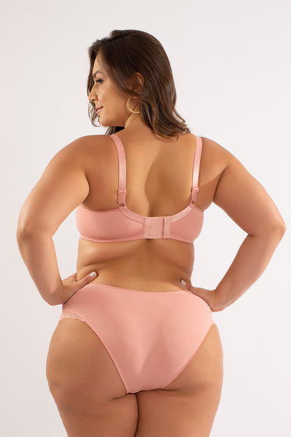 Conjunto Plus Size em Renda Conforto e Sensualidade Ivete